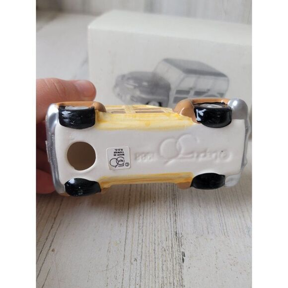 Dept 56 51365 Woody Station Wagon snow village accessory Xmas - Picture 5 of 6